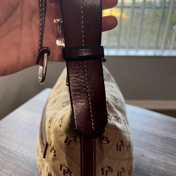 Dooney & Bourke shoulder bag - Picture 12 of 15